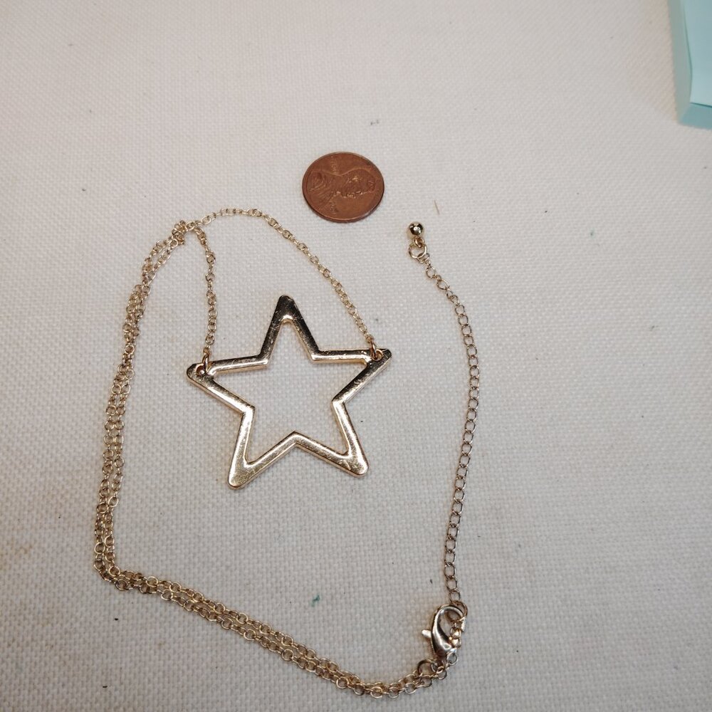 Gold Tone Star Pendant Necklace 16 Inch with 3 Inch Extender